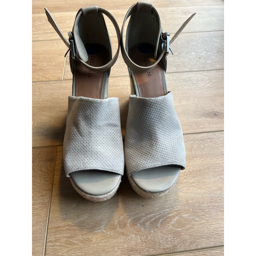 Wedge light green and brown size 8.5 NWT